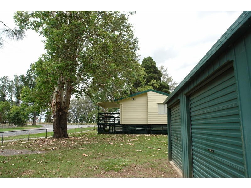 194 Brisbane Tce, Goodna QLD 4300
